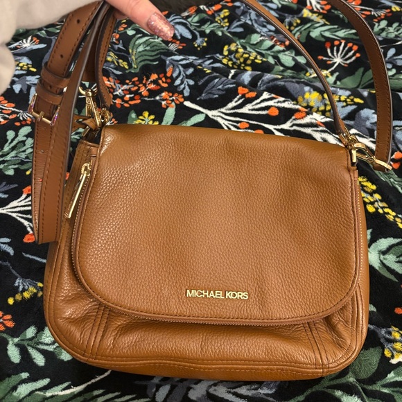Michael Kors Tan Leather Shoulder Bag - Picture 4 of 14